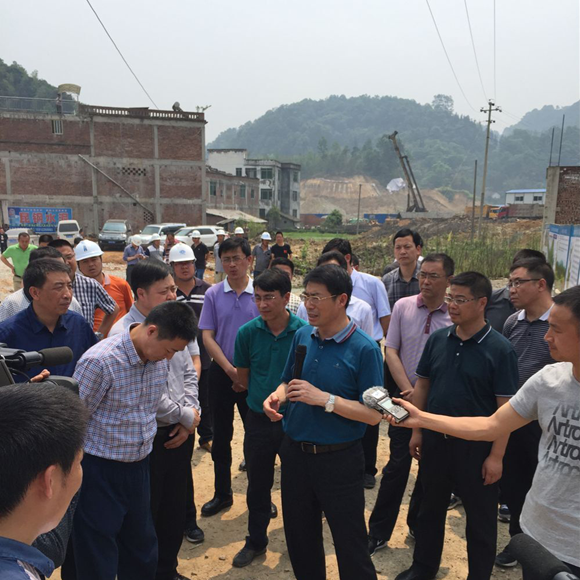 昭通市委書記范華平一行調(diào)研鹽津水田棚改安置點(diǎn)建設(shè)項(xiàng)目