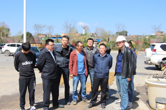 集團副總張駿對云南建投昭通發(fā)展大廈及昭陽區(qū)棚改項目進行安全生產(chǎn)檢查