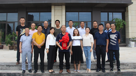 南疆、云建地產(chǎn)公司工會為退休職工 舉辦歡送會