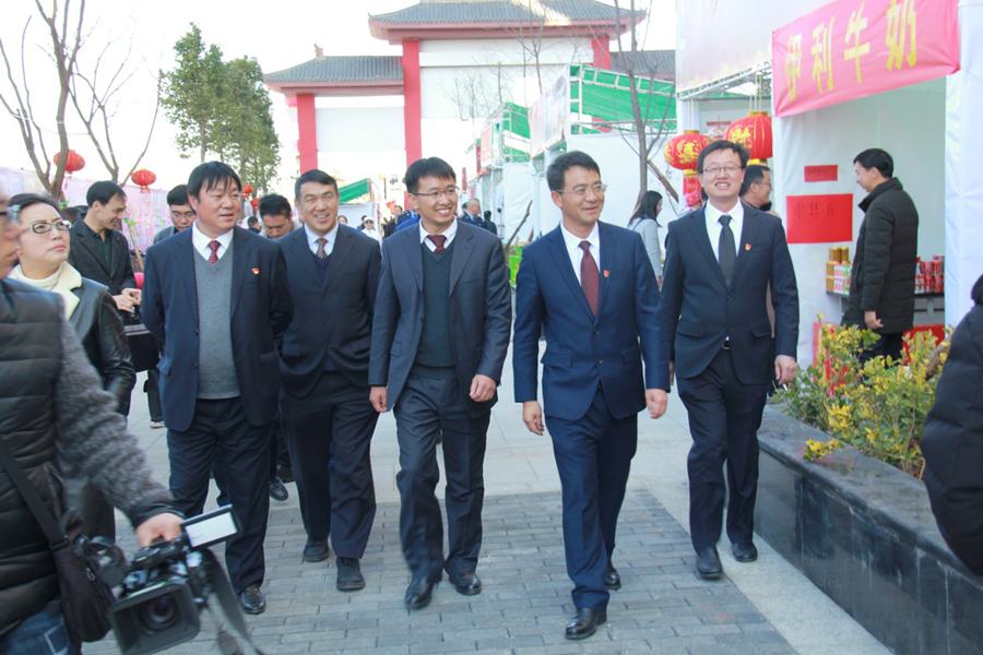 宣威幸福城年貨街啟動