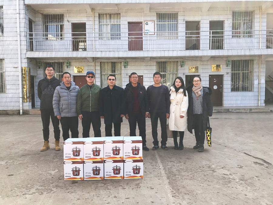 楊曉波到宣威得祿鄉(xiāng)扶貧點慰問駐村扶貧隊員