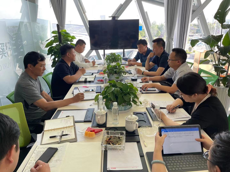 晏小標(biāo)、胡亞東到玉溪高鐵新城項(xiàng)目調(diào)研