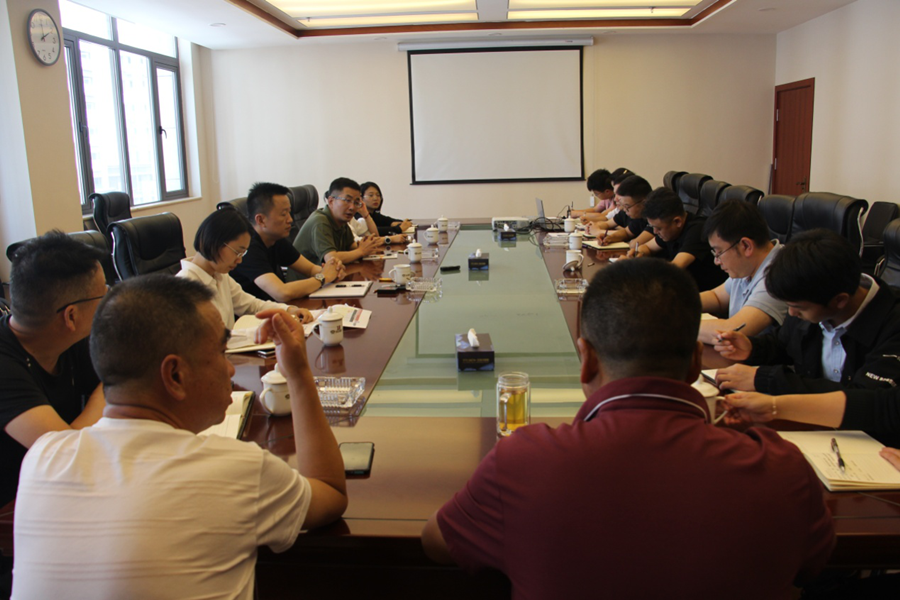 胡亞東到靖云雅苑項(xiàng)目調(diào)研