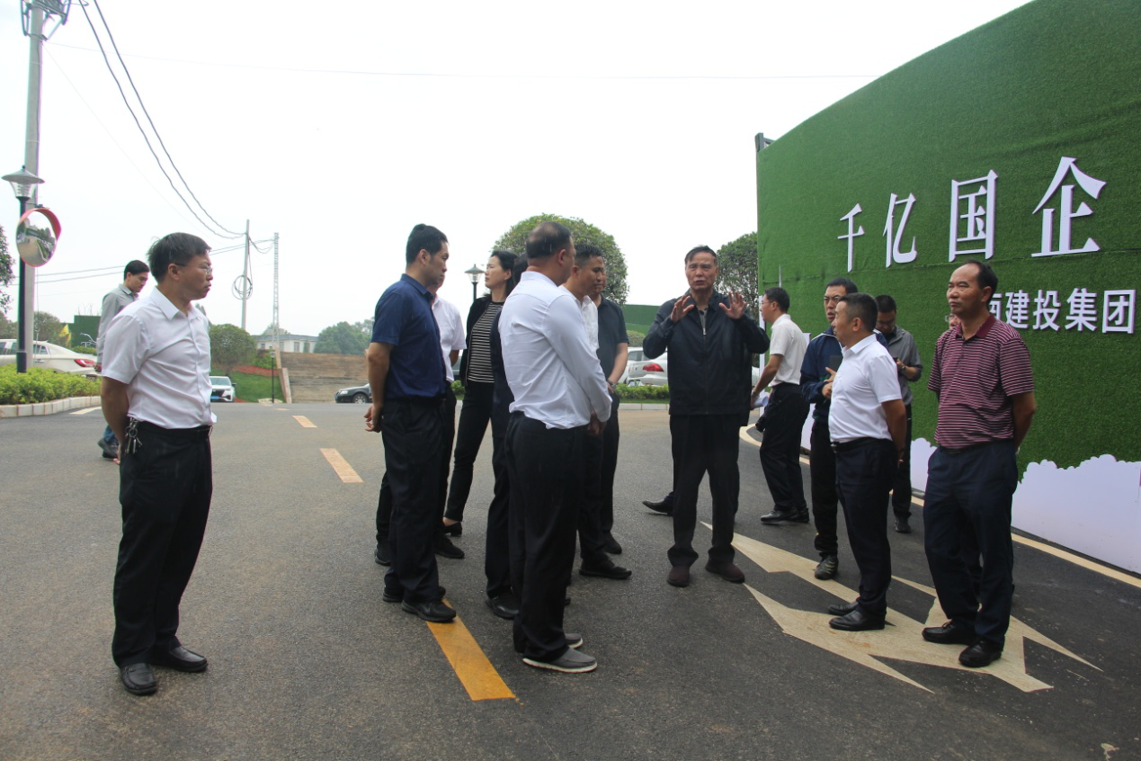 李文榮調(diào)研曲靖片區(qū)靖云雅苑項目