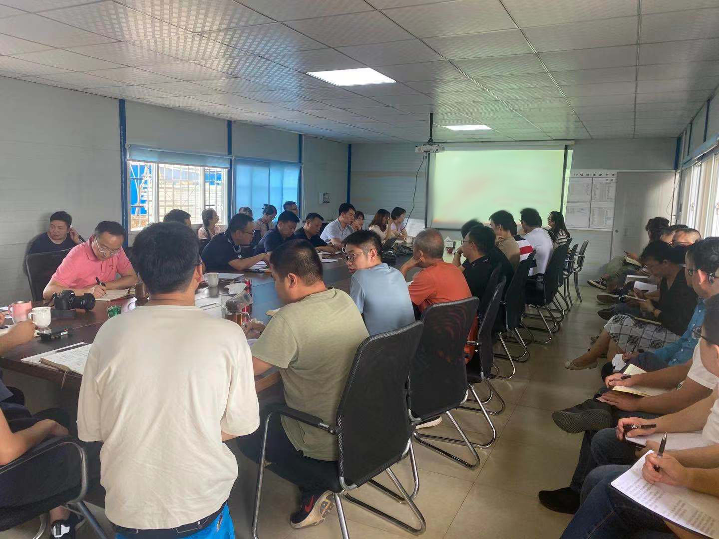 玉溪高鐵新城項目組織學(xué)習(xí)省房公司2021年年中工作會議精神