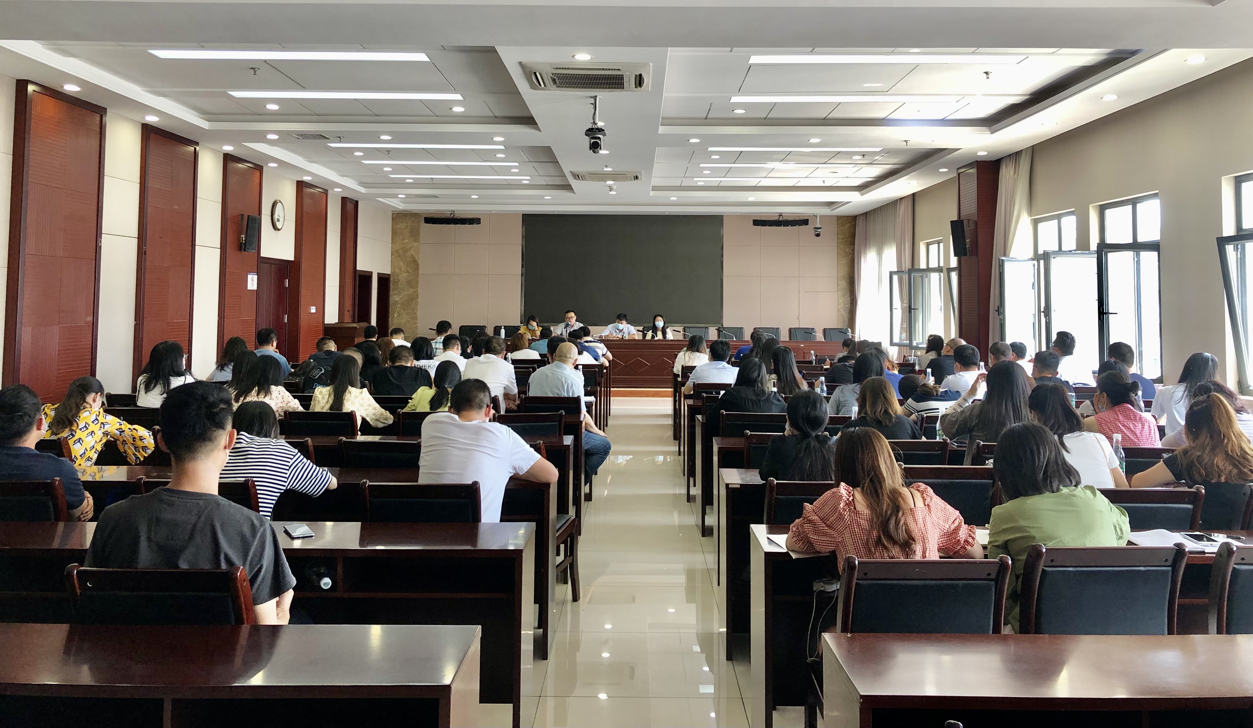 王桂猛講授黨史學(xué)習(xí)教育專題黨課