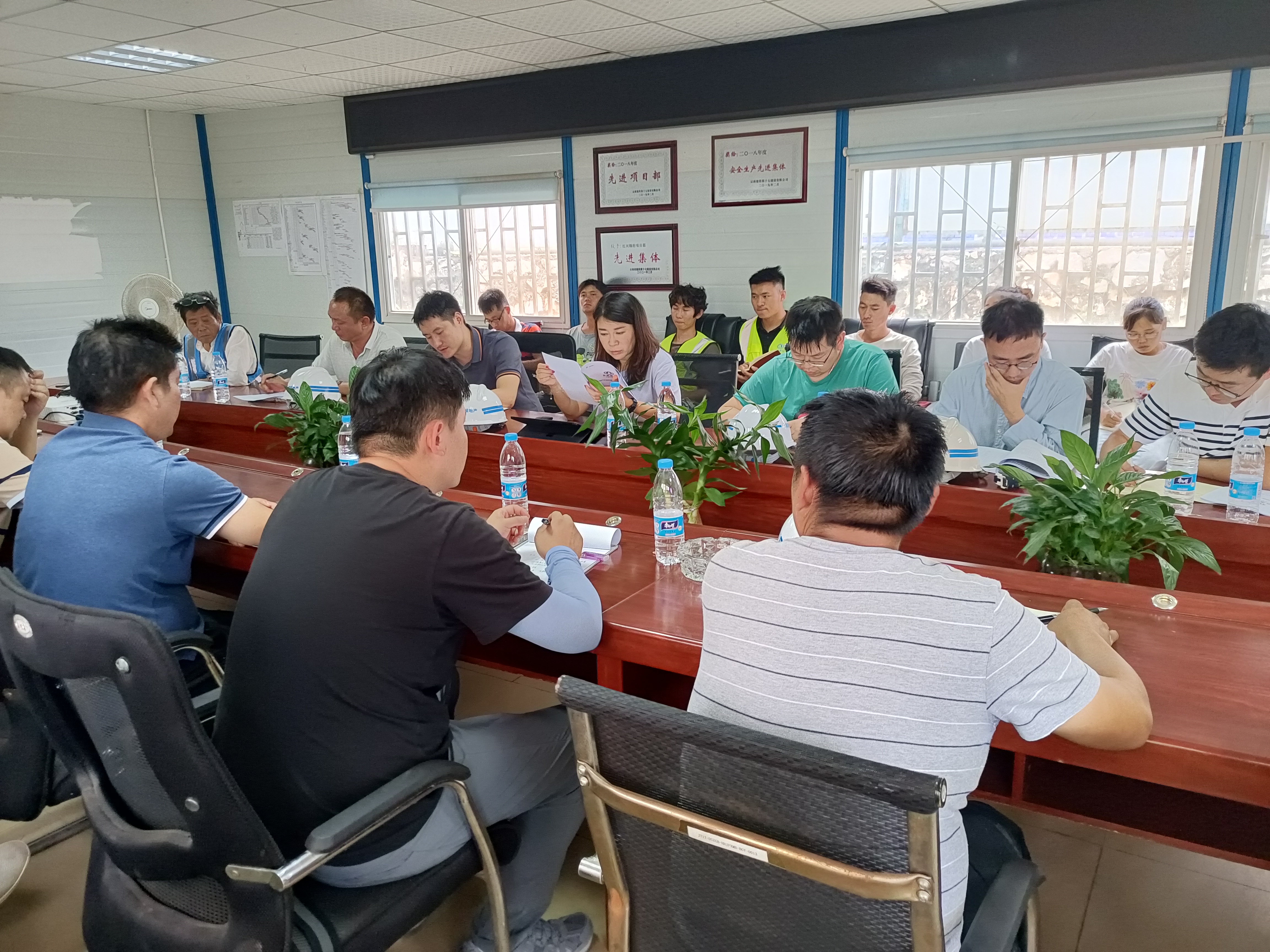 袁明紅到紅河錦府項(xiàng)目檢查指導(dǎo)