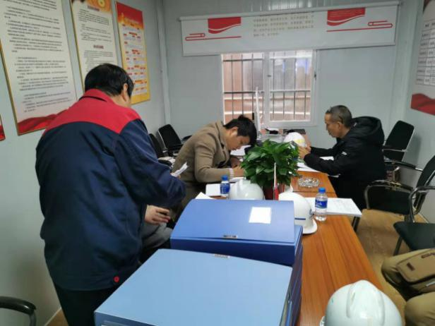 晉寧區(qū)安監(jiān)站、昆陽街道辦聯(lián)合檢查安全監(jiān)督組到安居和苑項目檢查工作