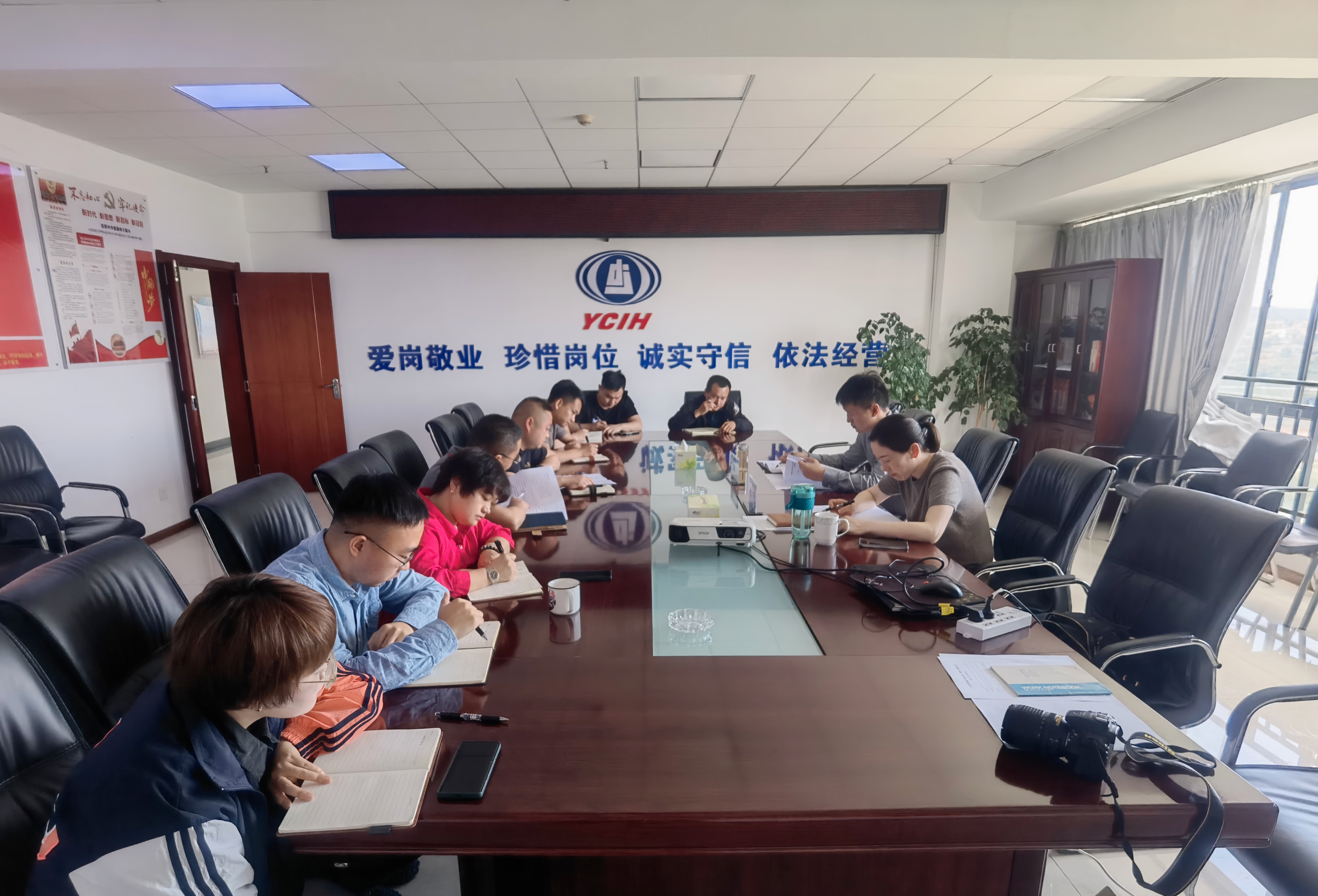 胡亞東到石林分公司檢查指導(dǎo)