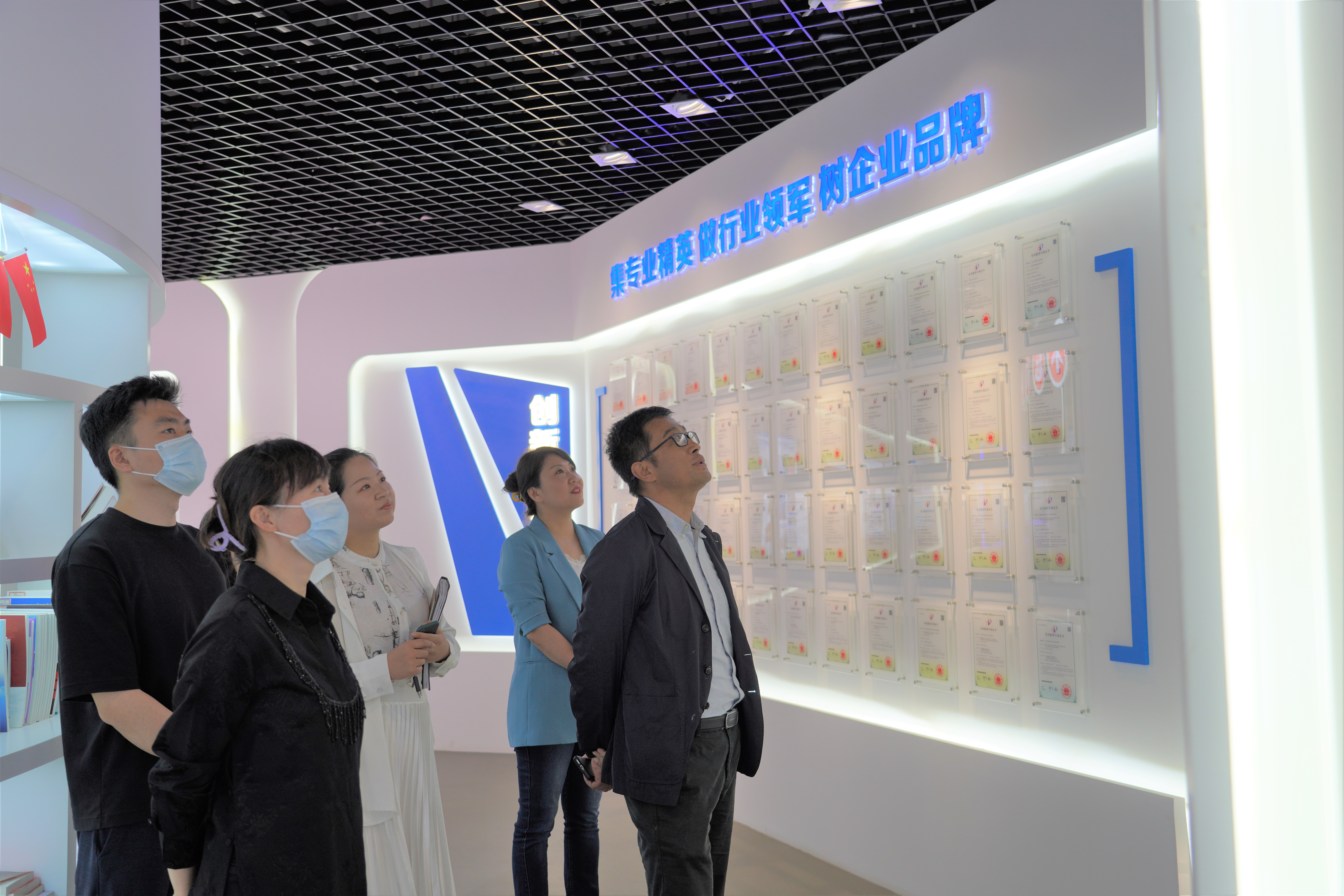 公司工會(huì)到建投二公司交流學(xué)習(xí)