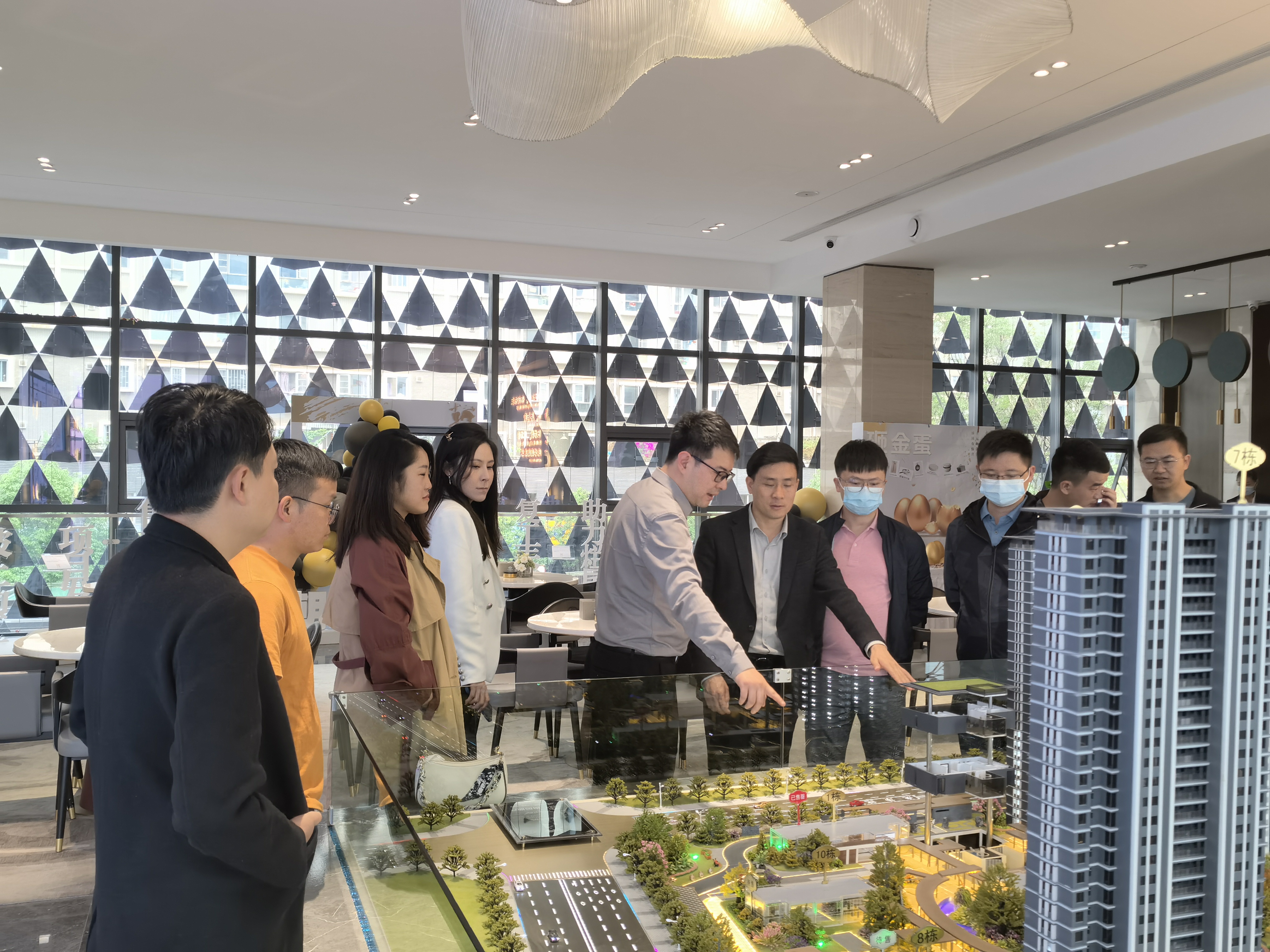 曲靖片區(qū)到京鵬地產(chǎn)、華澤公司交流學(xué)習(xí)?