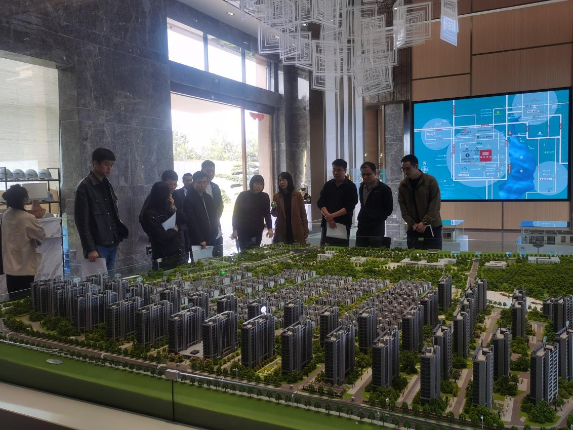 集團(tuán)風(fēng)險(xiǎn)控制部調(diào)研建投璞御項(xiàng)目