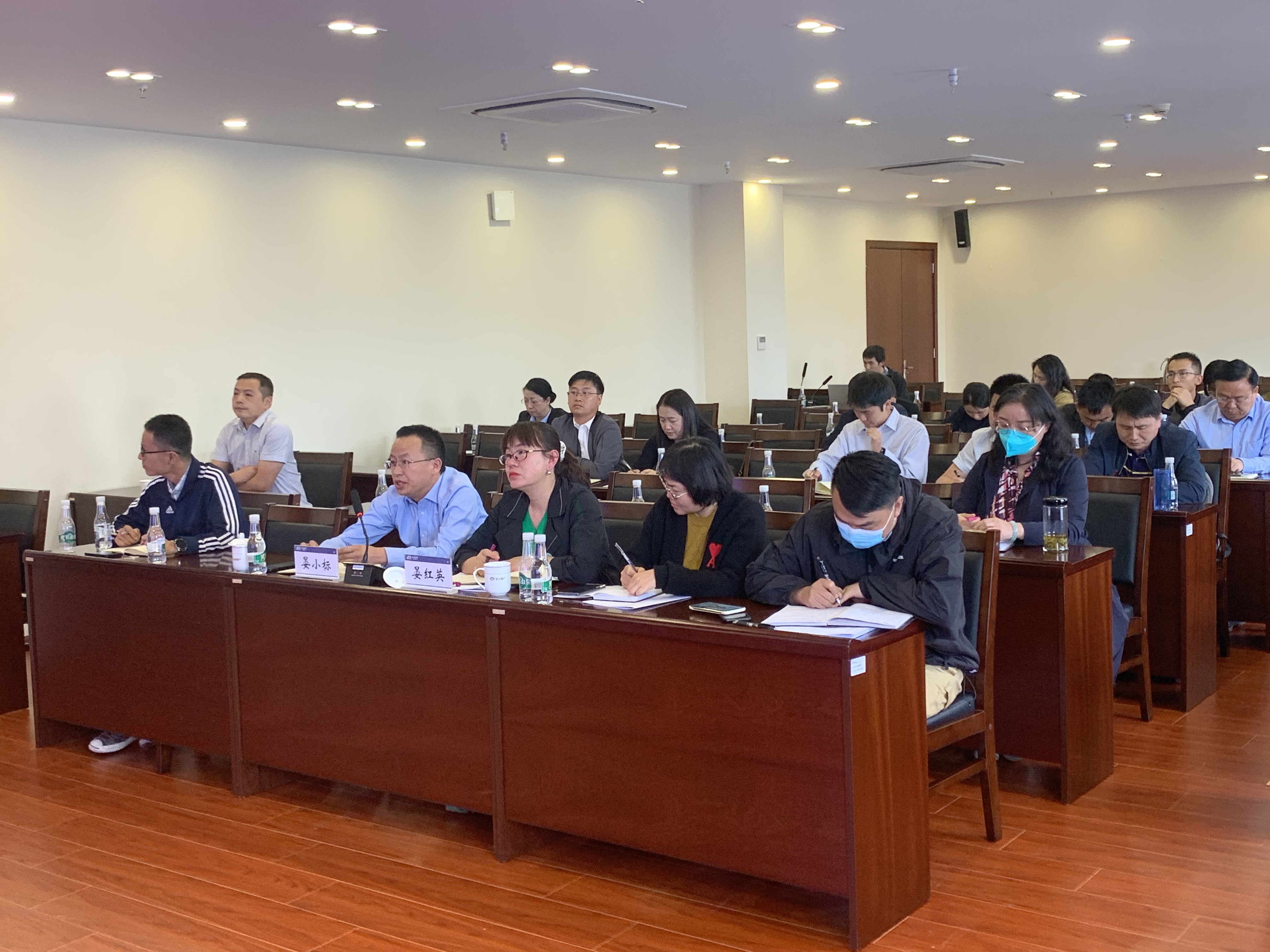 公司紀委召開經(jīng)濟業(yè)務管理人員集體廉潔提醒談話會