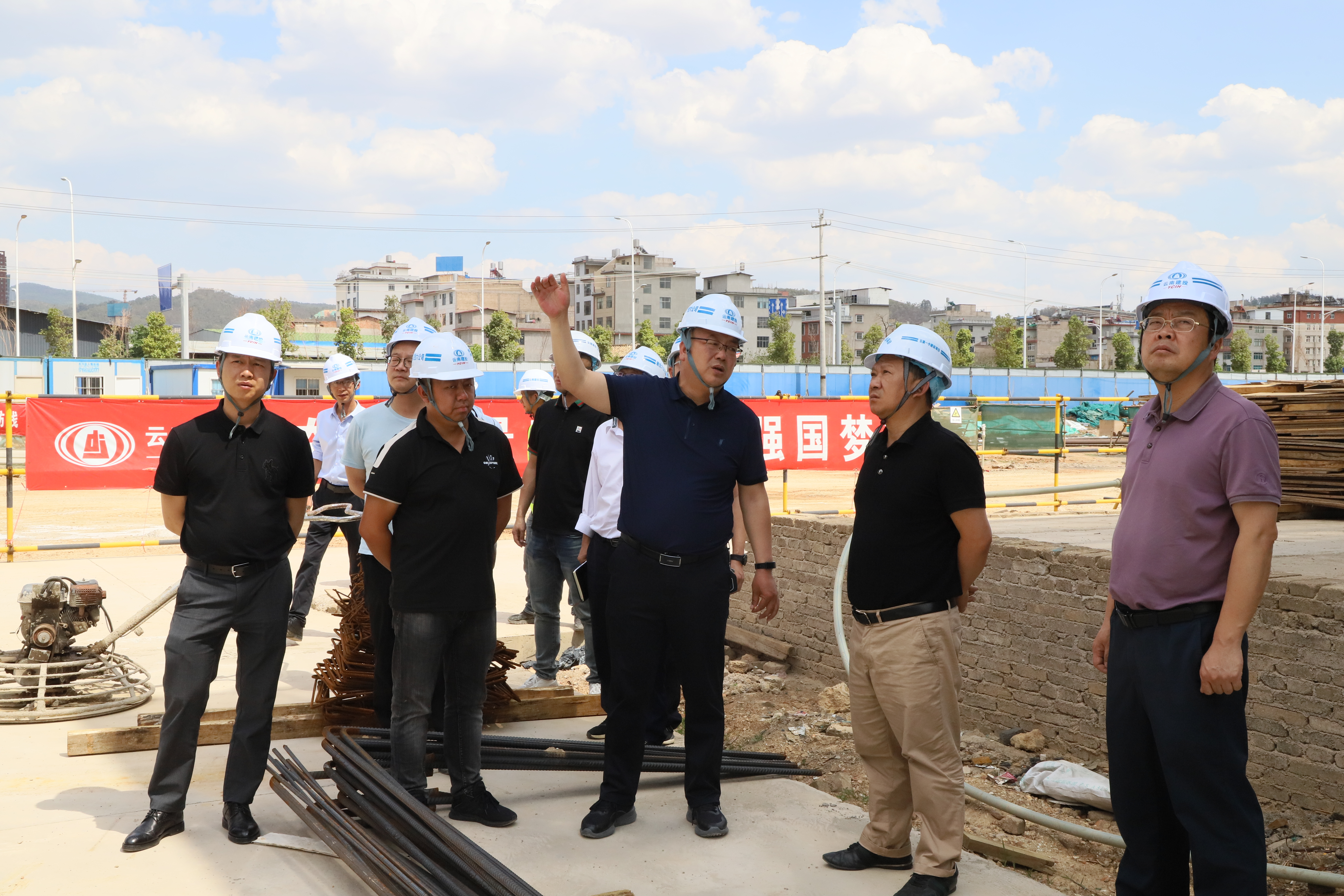 紅塔區(qū)委副書記、區(qū)長馬云華到玉溪高鐵新城項目調(diào)研