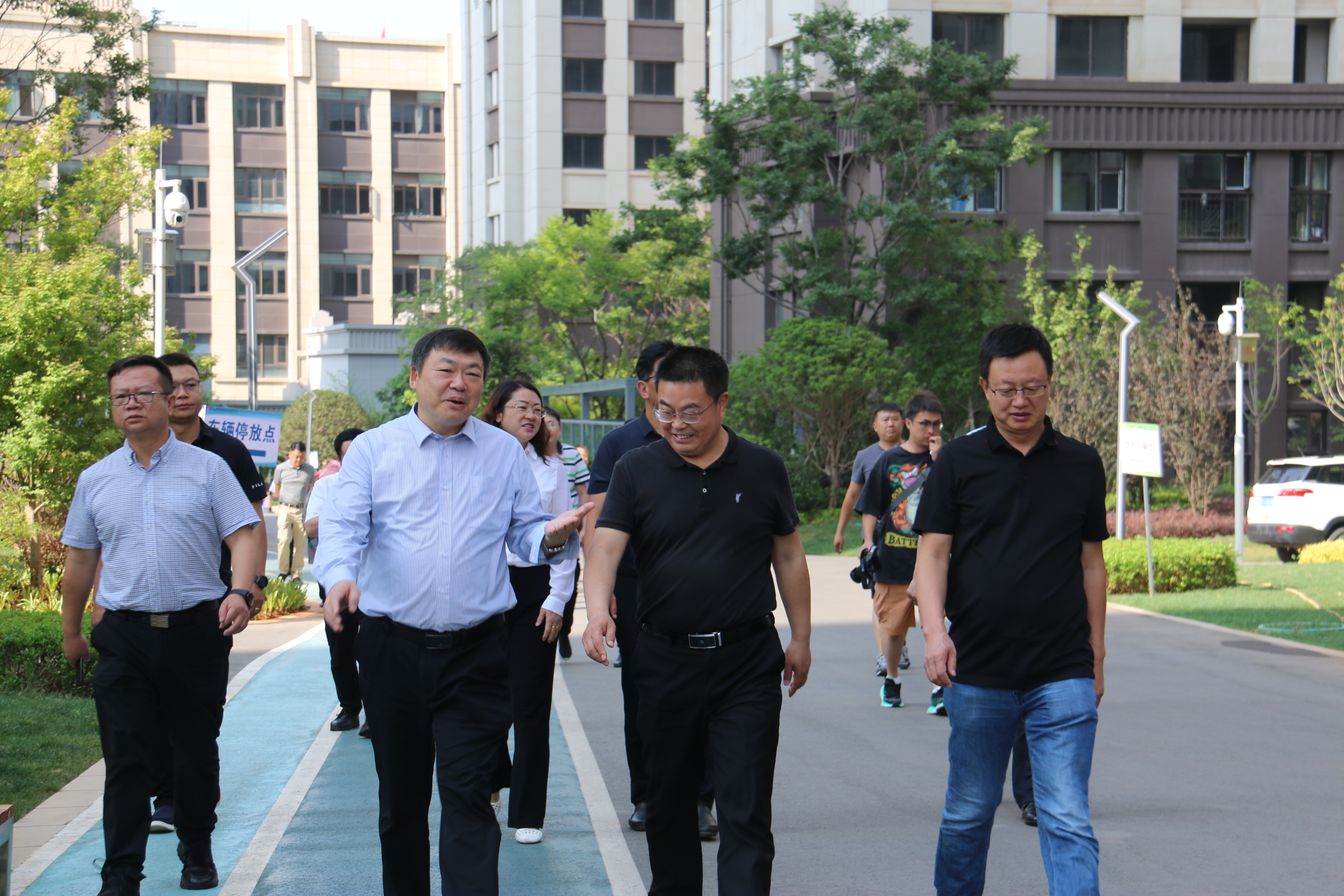 貴州銅仁市人大常委會到曲靖片區(qū)印染廠 項目考察棚戶區(qū)改造工作