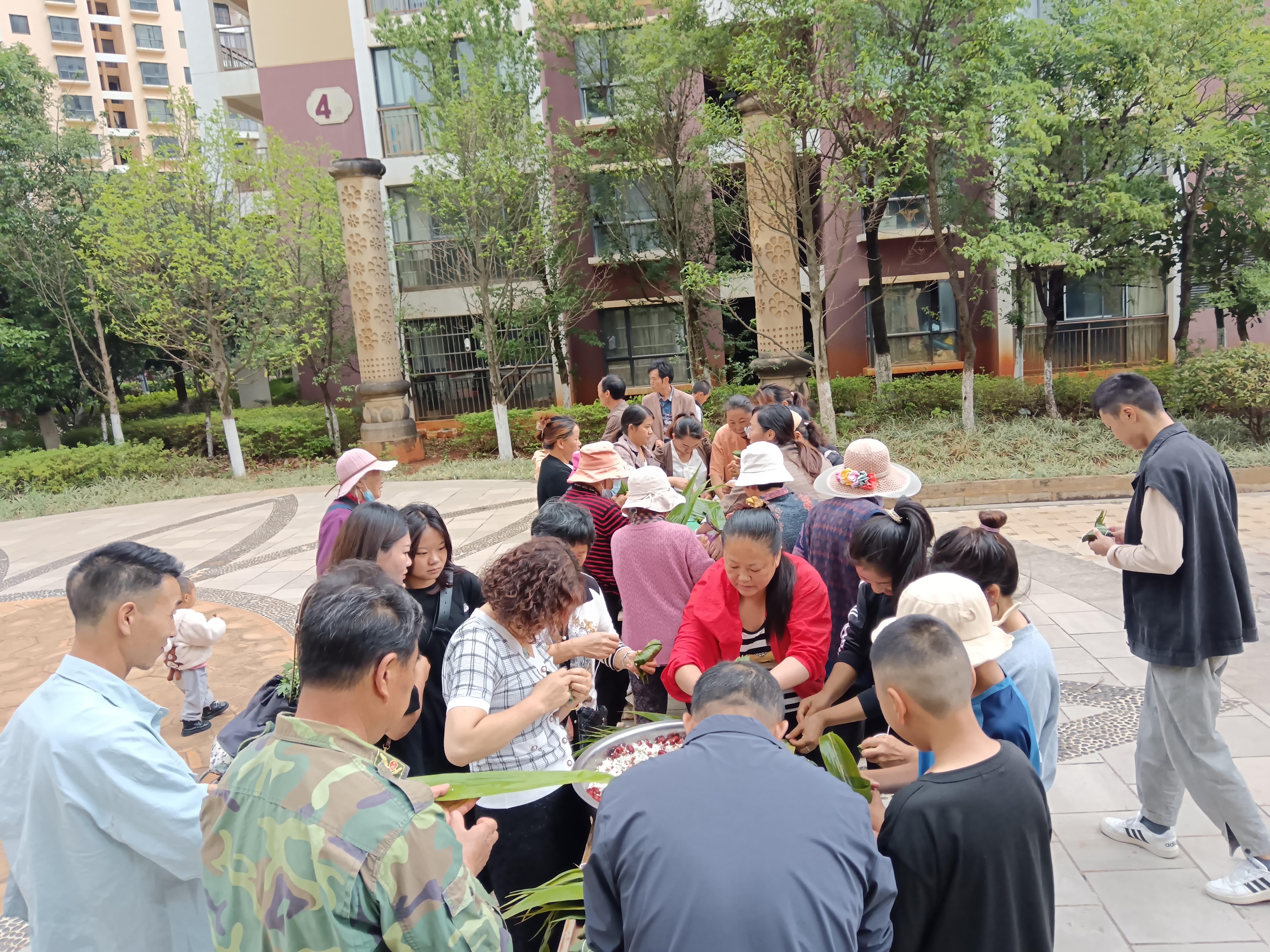 省房物業(yè)組織開(kāi)展“端午”活動(dòng)