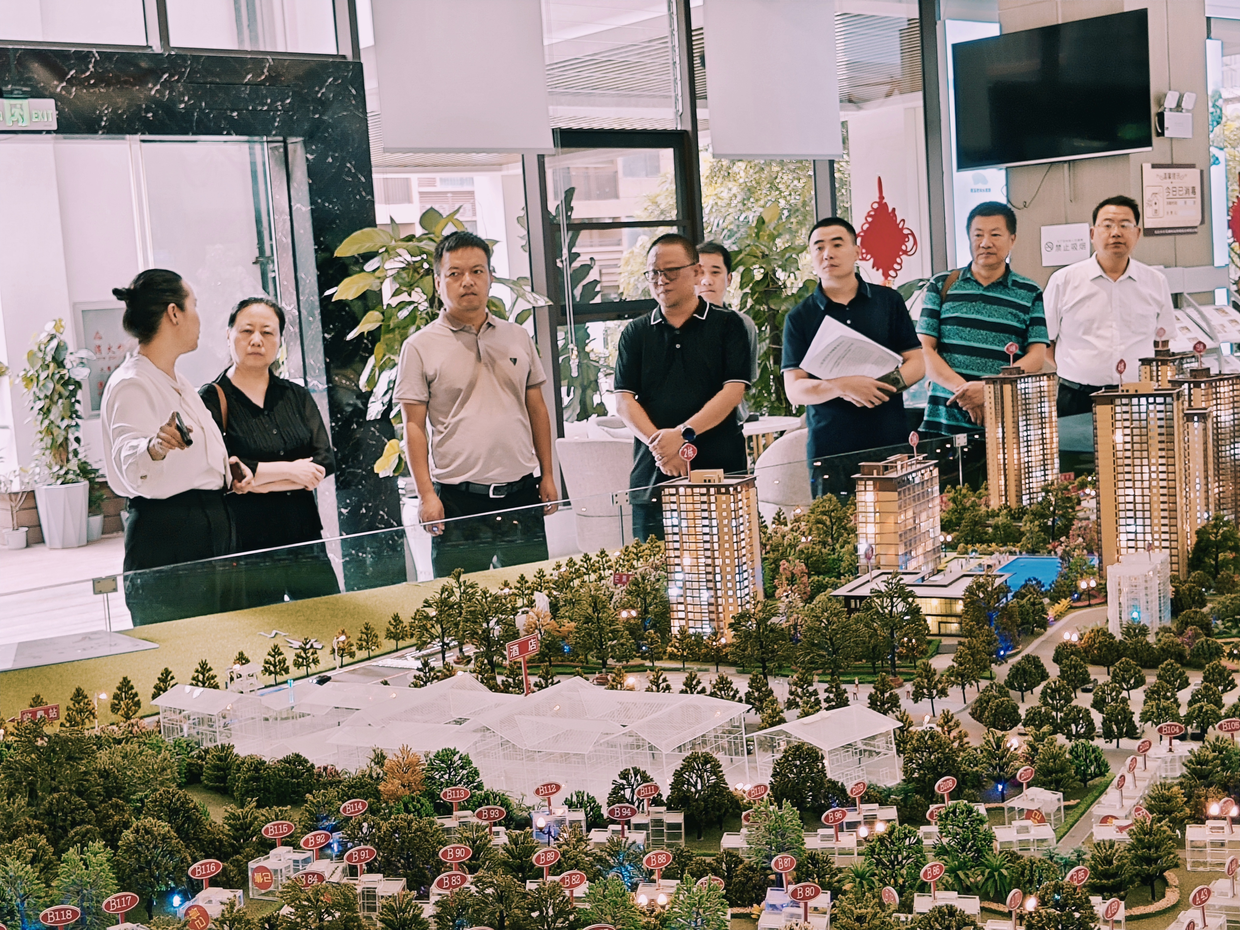 省級(jí)“保交樓”督導(dǎo)調(diào)研組到冬日戀曲項(xiàng)目實(shí)地調(diào)研