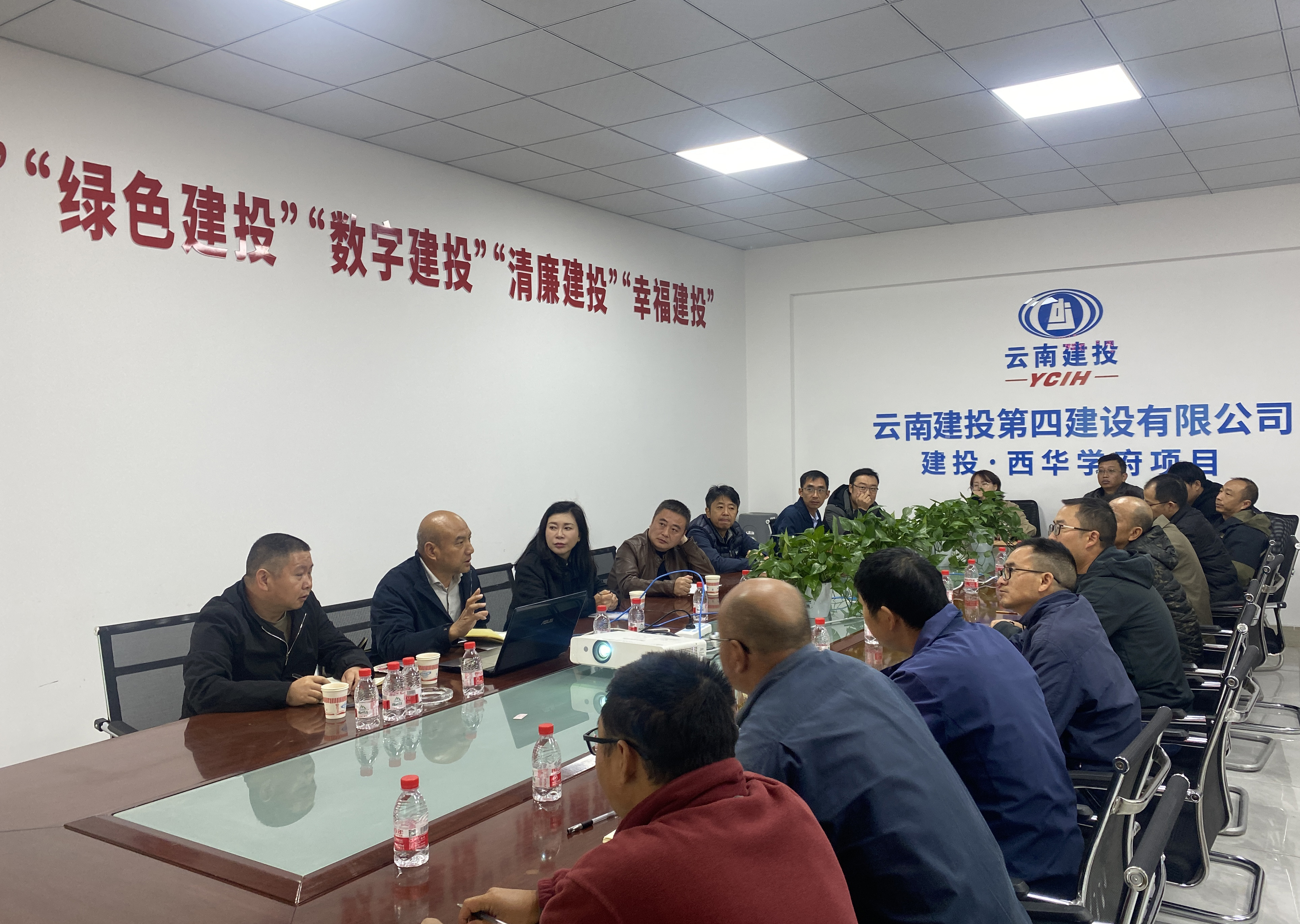 袁明紅到建投·西華學(xué)府項目檢查指導(dǎo)