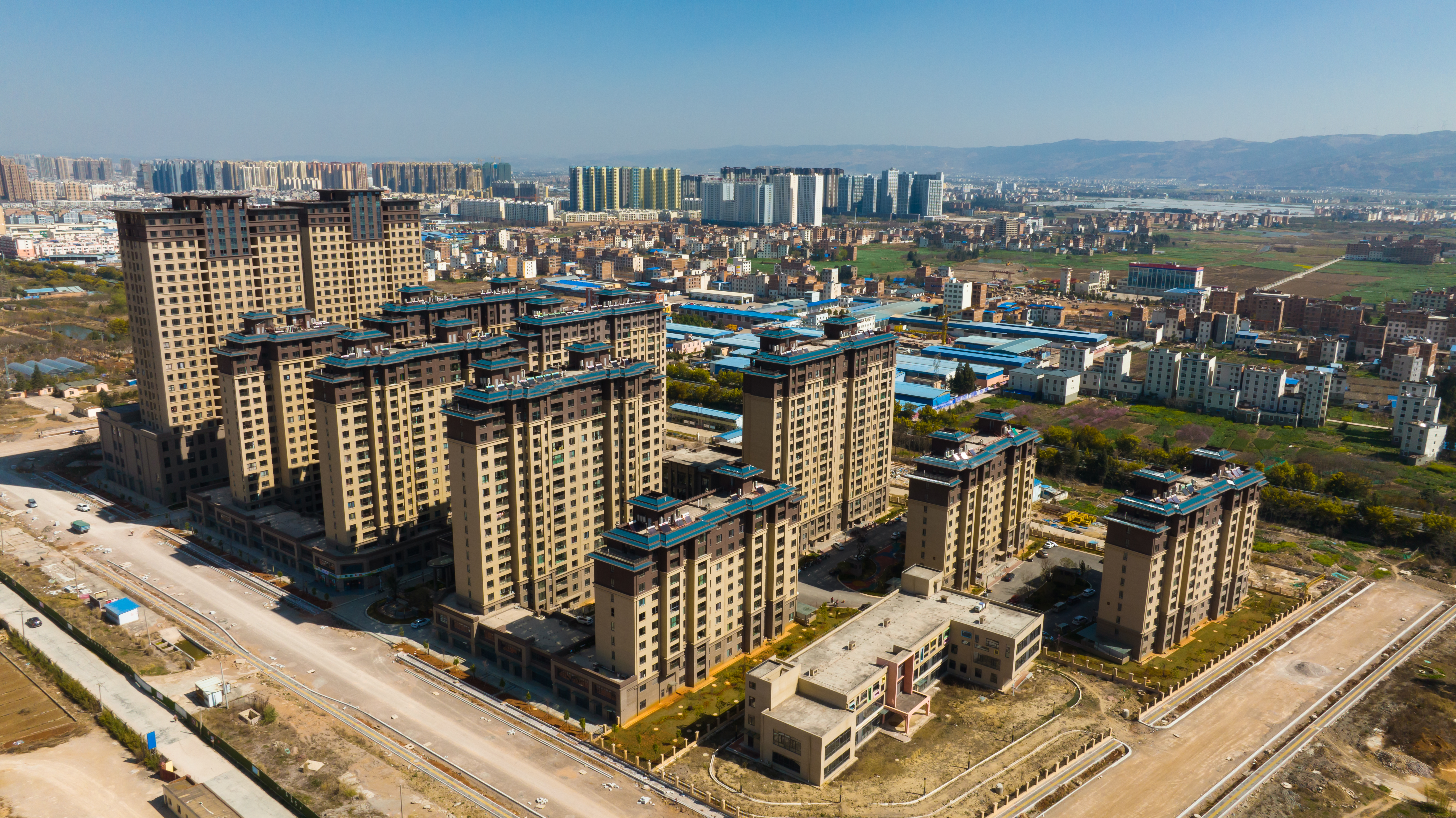 大干50天 | 曲靖片區(qū)南部新城棚戶(hù)區(qū)改造項(xiàng)目安置房取得不動(dòng)產(chǎn)權(quán)證