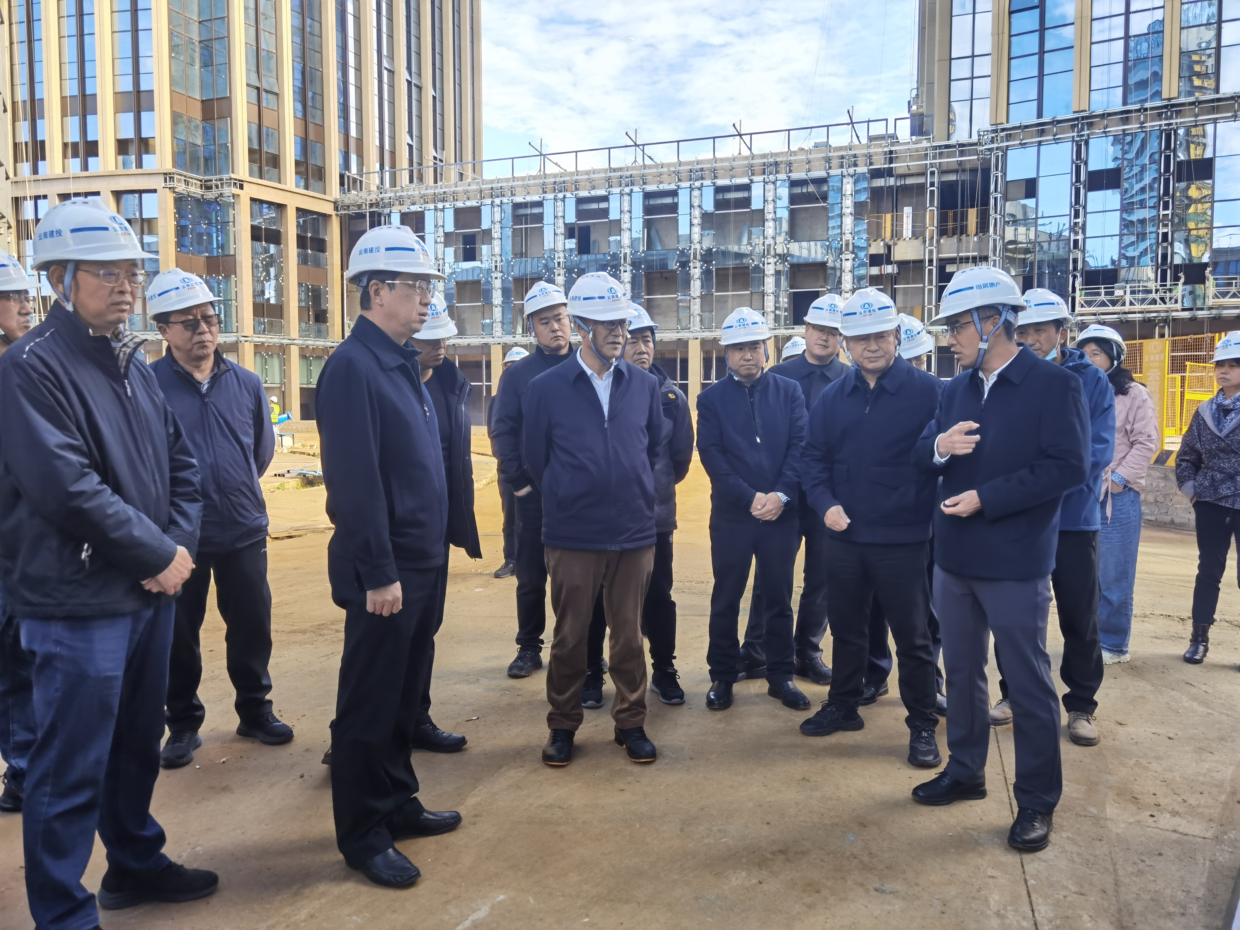 昆明市人大常委會(huì)副主任王忠調(diào)研興冶廣場(chǎng)保障性租賃住房項(xiàng)目