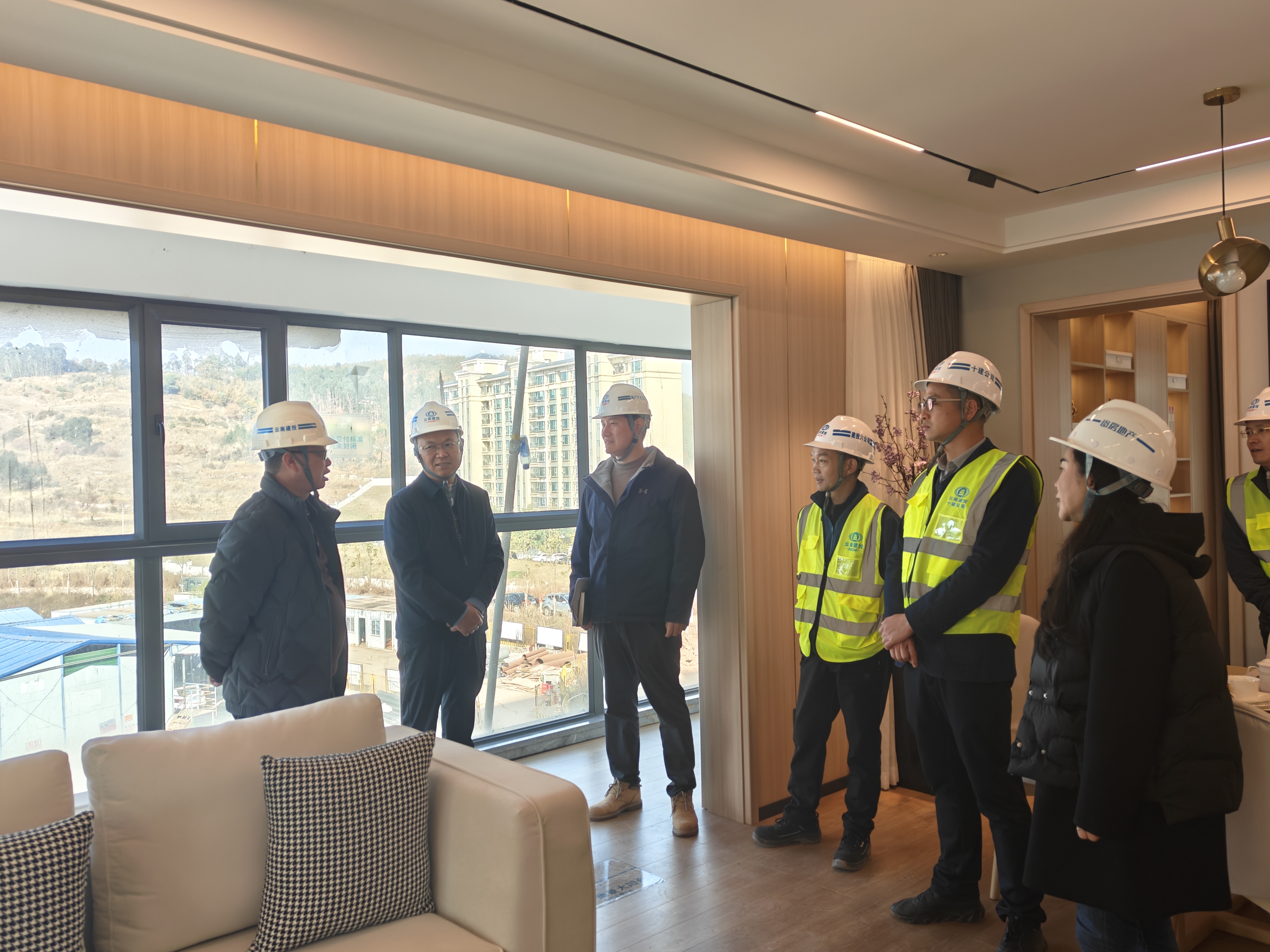 楊國(guó)文調(diào)研建投璞御項(xiàng)目