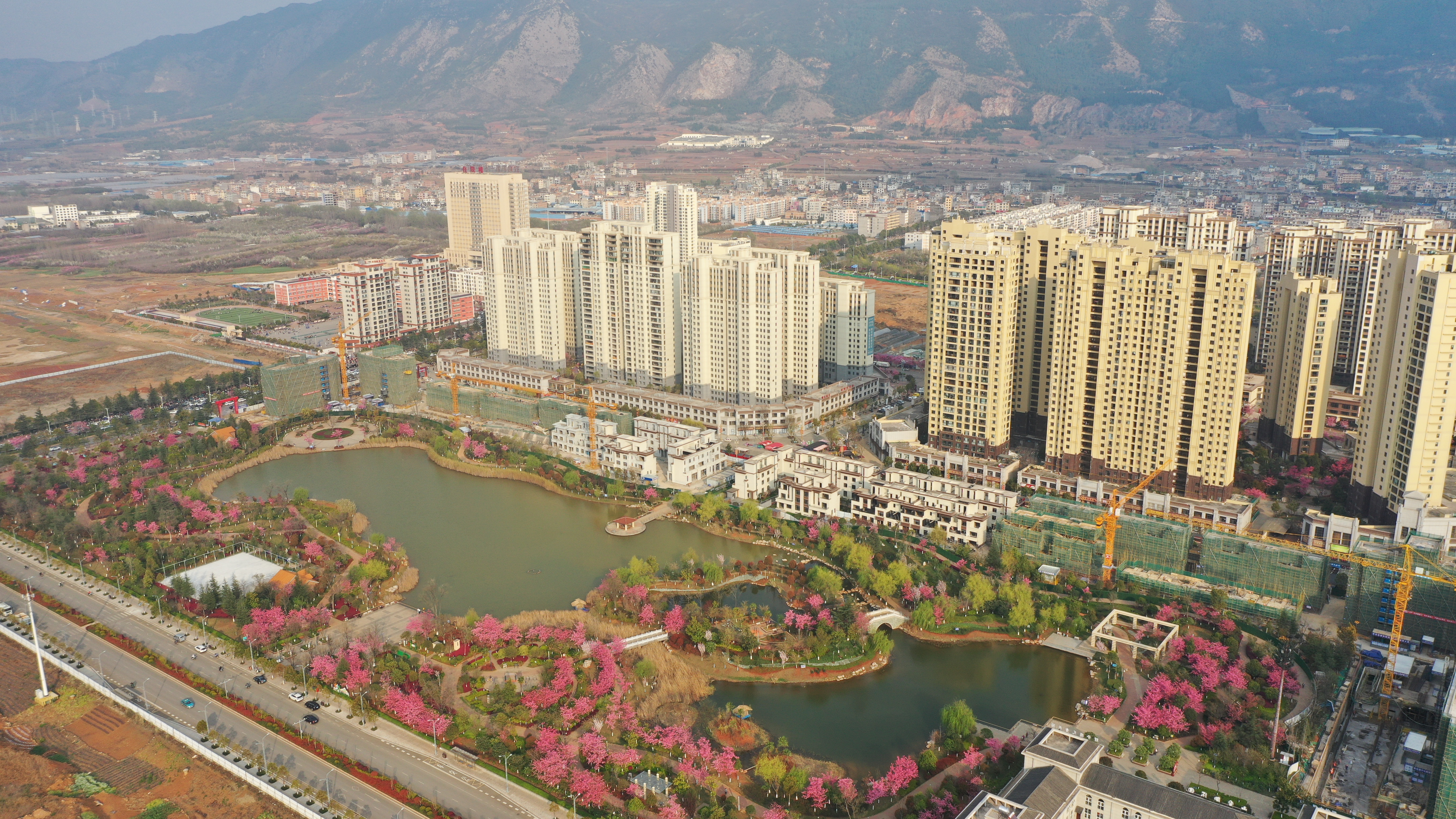 建投·如意弘府取得項(xiàng)目三期預(yù)售許可證